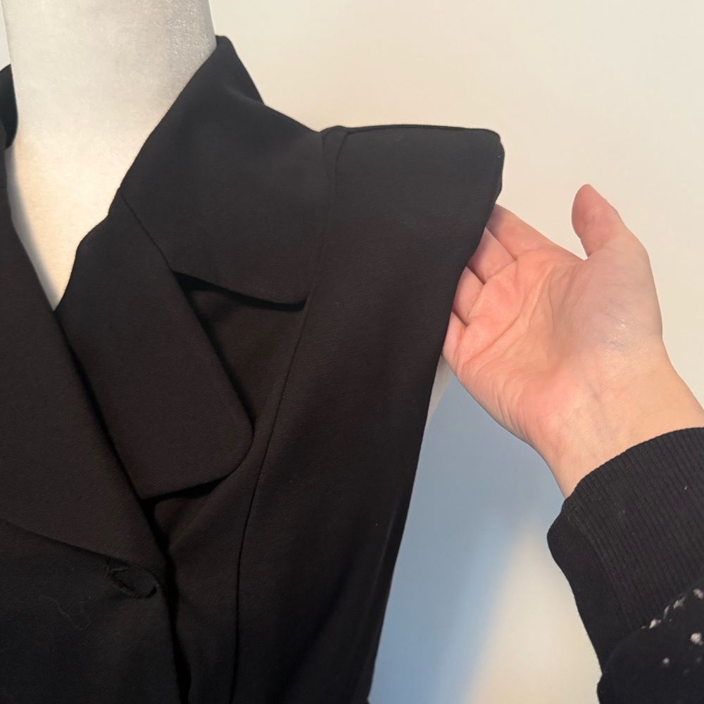 Sleeveless trench coat dress sample - Picture 2 of 5